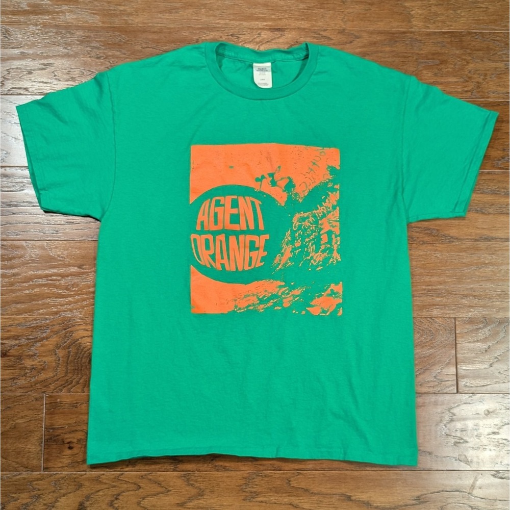 VTG‎ Agent Orange Band Tour Shirt Y2K Punk Rock Size Large (21x26.5)